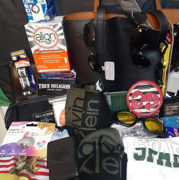 FREE FREE 🎁 With Purchase ‼️ - Picture 7 of 12